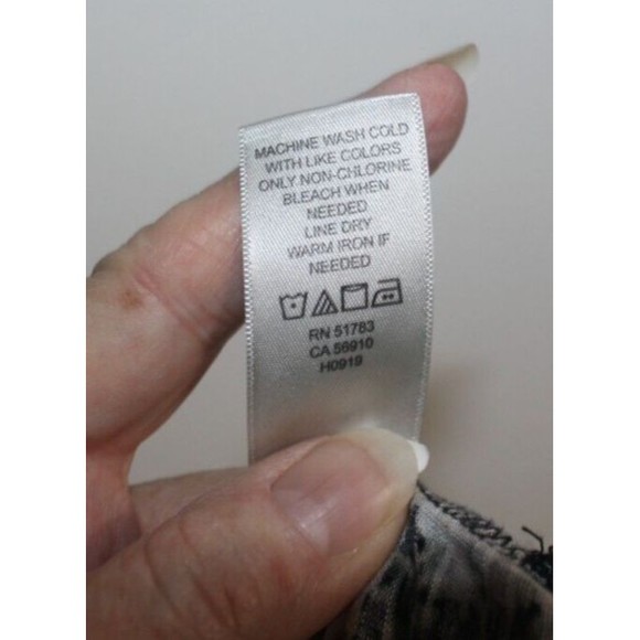 Maurices Top Women’s Large 0X Floral Long Sleeve V Neck Button Up Stretch Blouse - Picture 9 of 9